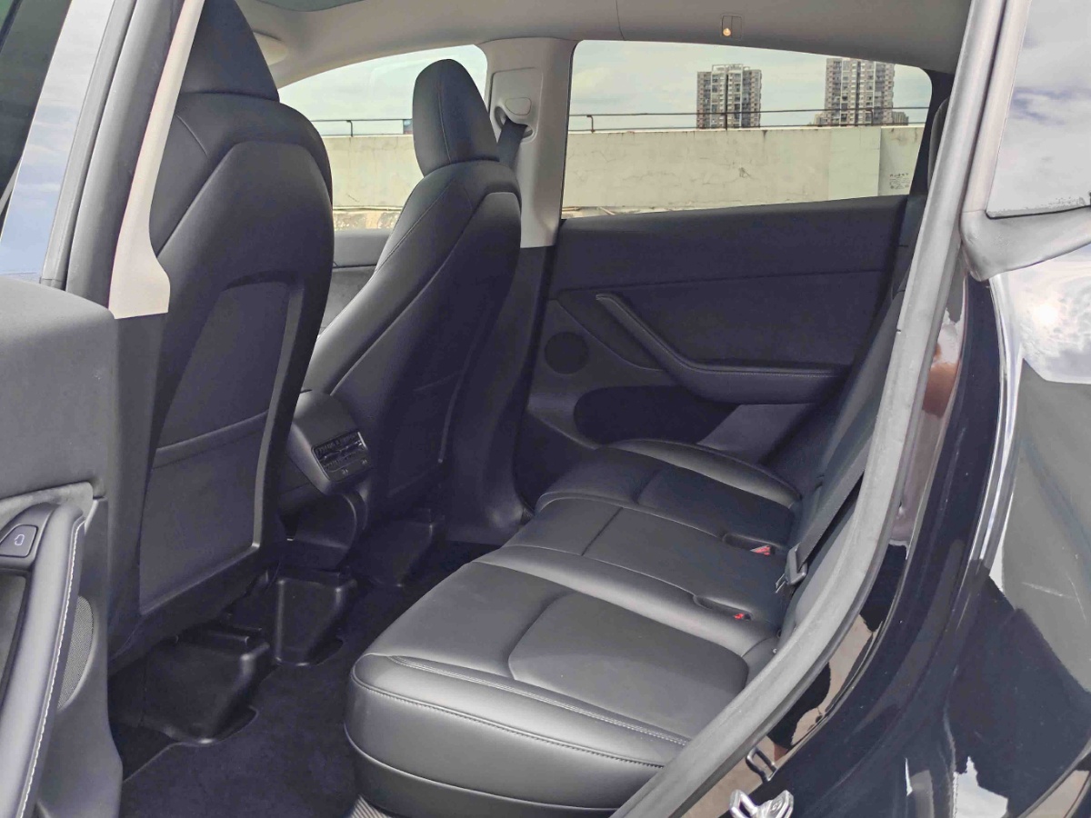 Tesla Model Y 2023 #9 Tesla Model Y 2023 car image #9