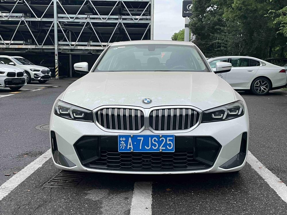 BMW 3 Series 2024 car image #2