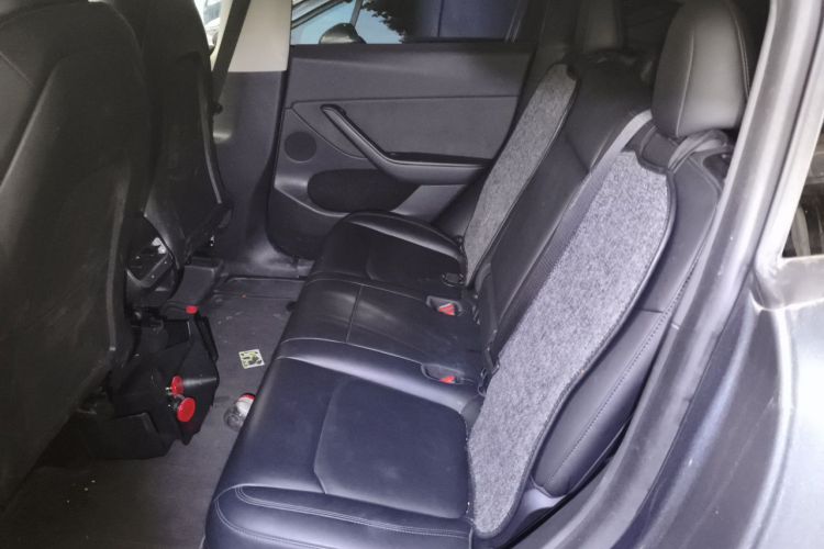 Tesla Model Y 2022 car image #14