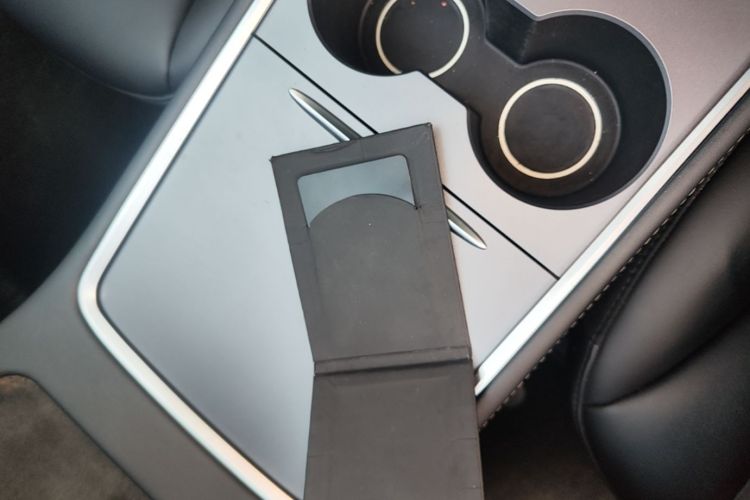 Tesla Model Y 2021 #14 Tesla Model Y 2021 car image #14