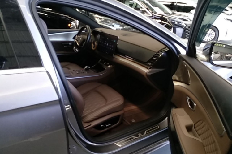 BYD Han 2023 car image #24