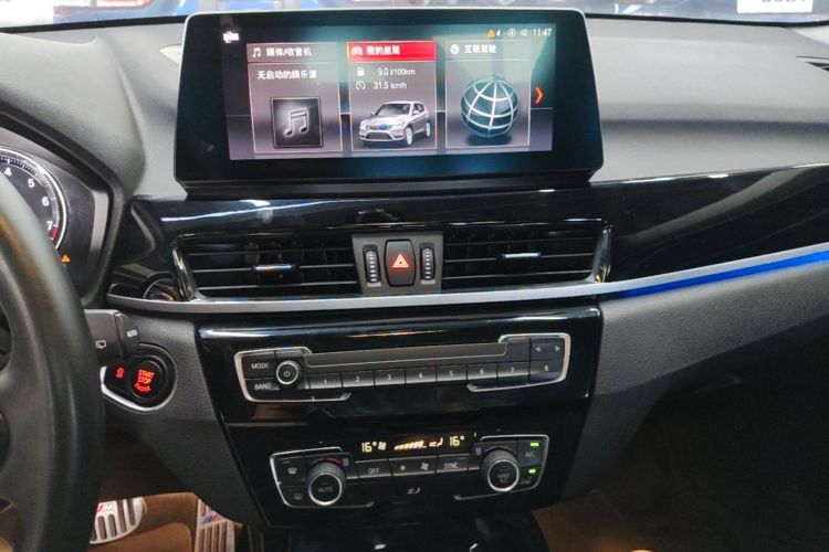 BMW X1 2022 car image #13