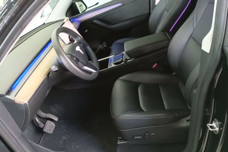 Tesla Model Y 2023 #19 Tesla Model Y 2023 car image #19
