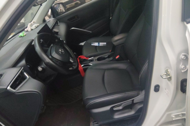 Toyota Corolla Cross 2025 immagine di auto #15