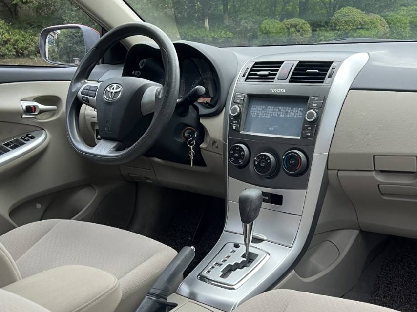 Toyota Corolla 2014 #8 Toyota Corolla 2014 car image #8