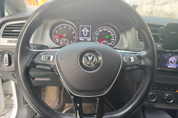 Volkswagen Golf 2015 car image #12