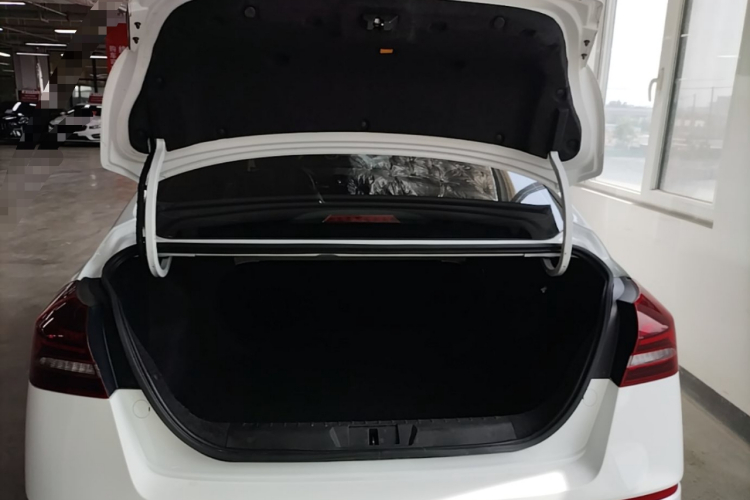 GEELY Emgrand 2021 #19 GEELY Emgrand 2021 car image #19