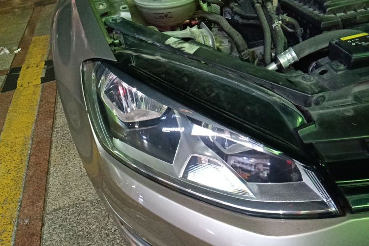Volkswagen Golf 2017 car image #8