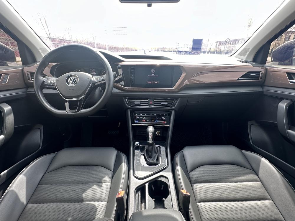 Volkswagen Tharu 2021 car image #16