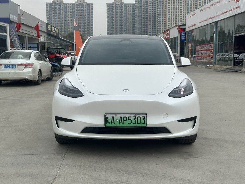 Tesla Model Y 2024 #2 Tesla Model Y 2024 car image #2