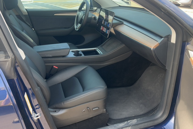 Tesla Model Y 2021 #18 Tesla Model Y 2021 car image #18