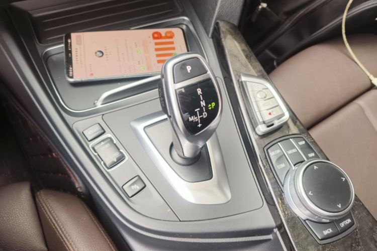 BMW 3 Series 2019 #18 BMW 3 Series 2019 car image #18