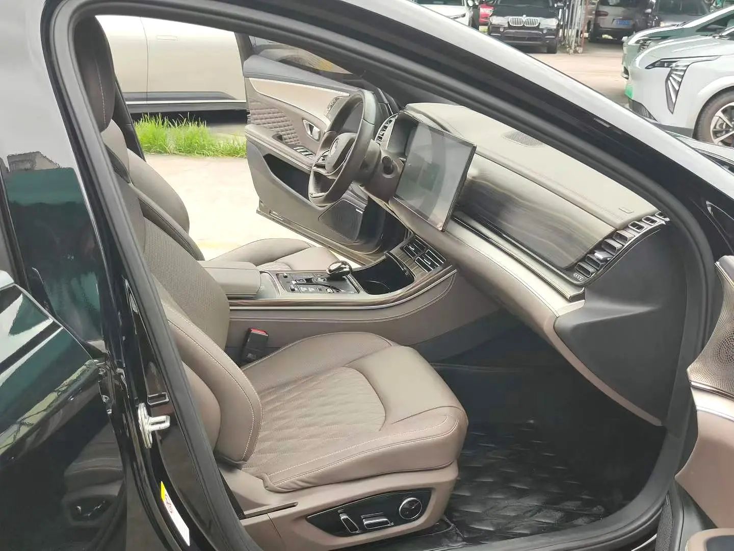 BYD Han 2023 #4 BYD Han 2023 car image #4