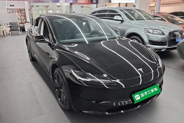 Tesla Model 3 2023 car image #4