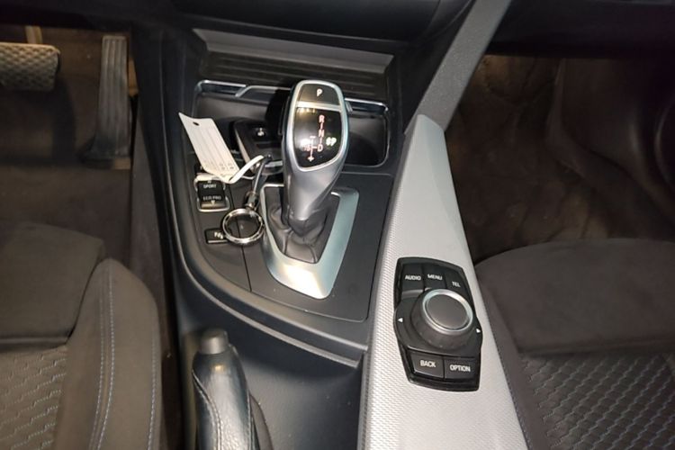 BMW 3 Series 2017 #18 BMW 3 Series 2017 immagine di auto #18