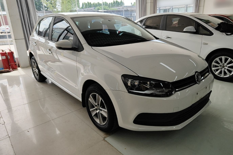 Volkswagen Polo 2015 #4 Volkswagen Polo 2015 car image #4