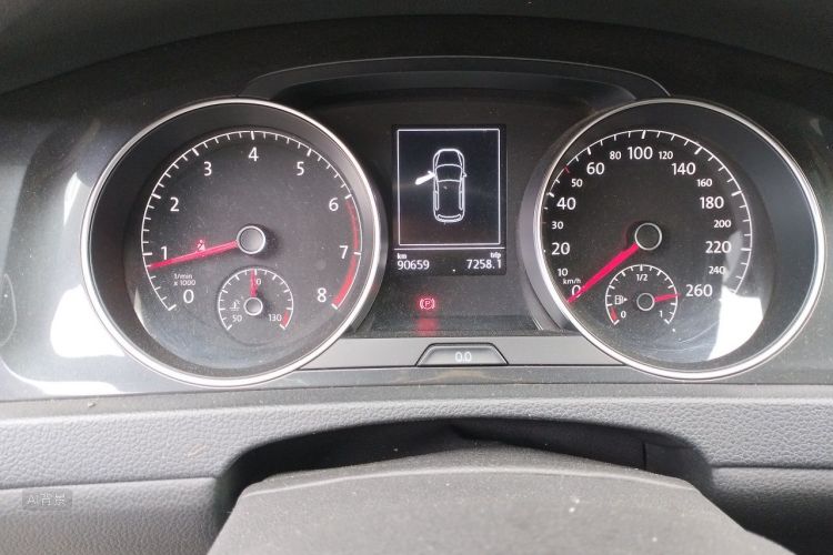 Volkswagen Golf 2020 car image #13