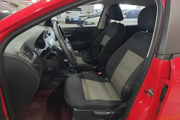 Volkswagen Polo 2018 car image #15
