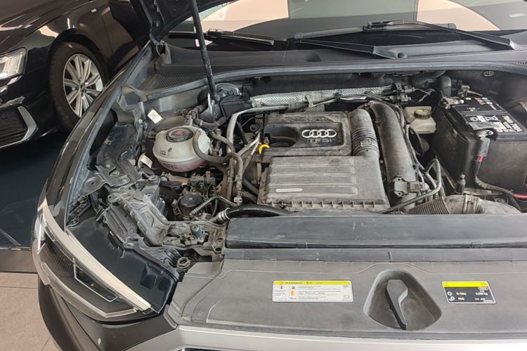 Audi Q3 2021 car image #23