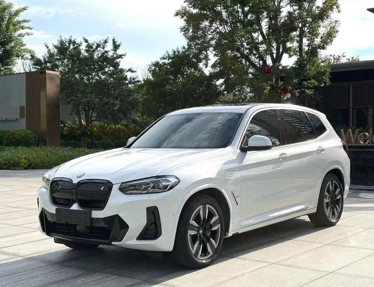 BMW iX3 2022 BMW iX3 2022 car image