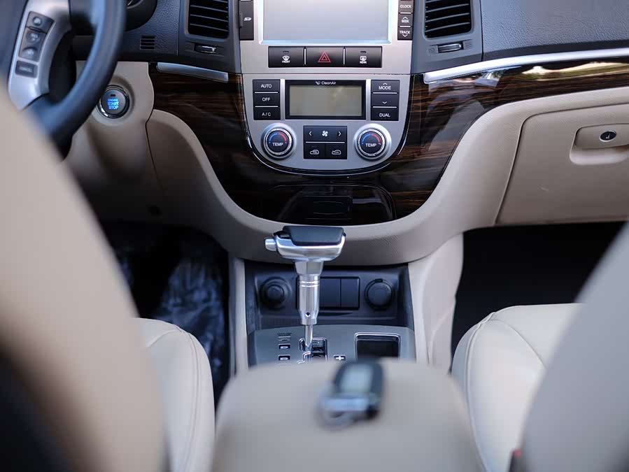 Hyundai Santa Fe Classic 2011 car image #47