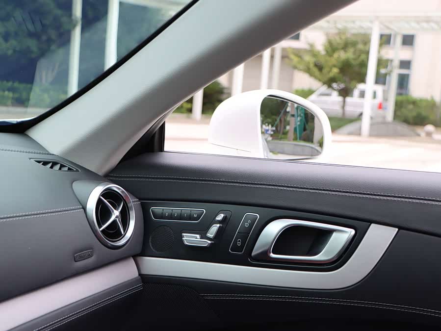 Mercedes-Benz SL Class 2019 immagine di auto #47