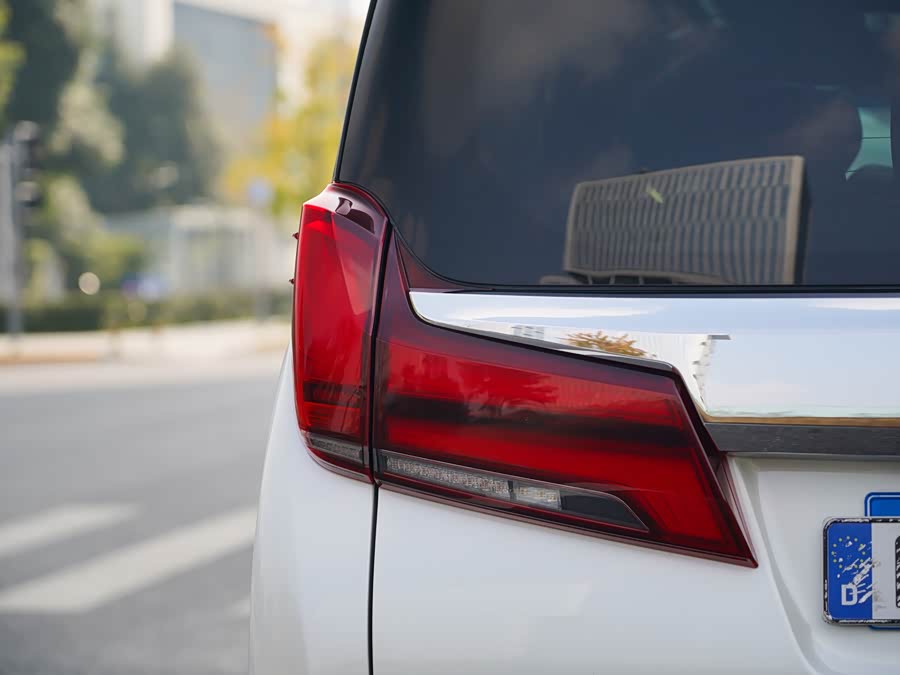 Toyota Alphard 2019 immagine di auto #47