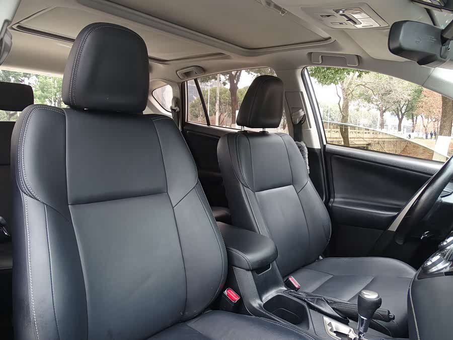 Toyota RAV4 2015 car image #47