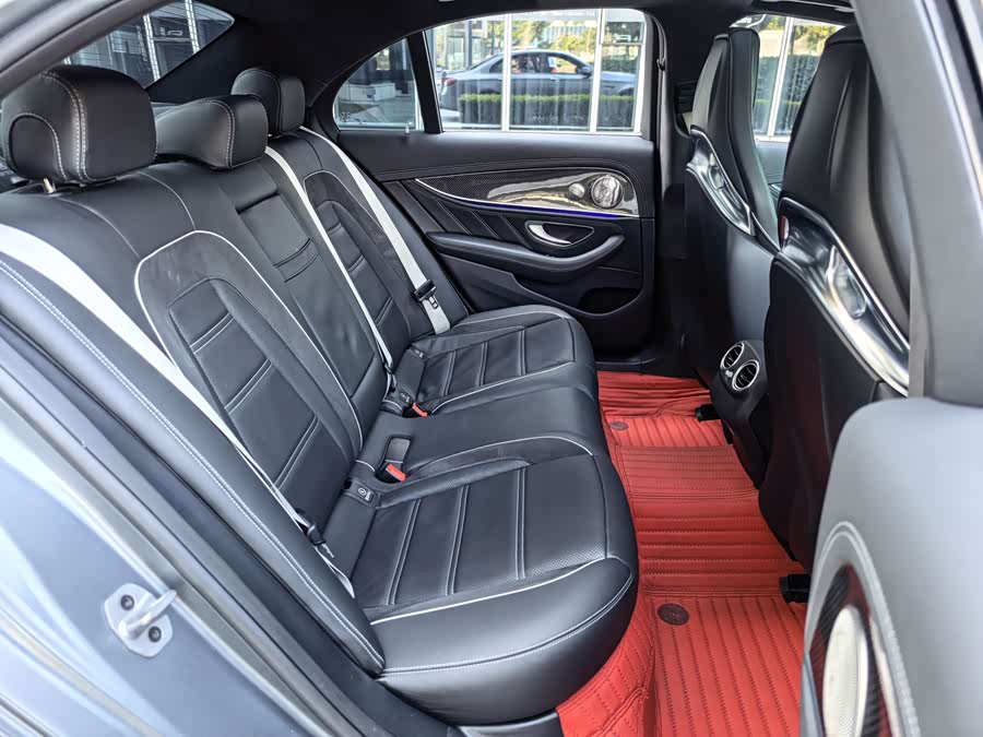 Mercedes-Benz E AMG 2021 صورة سيارة #47