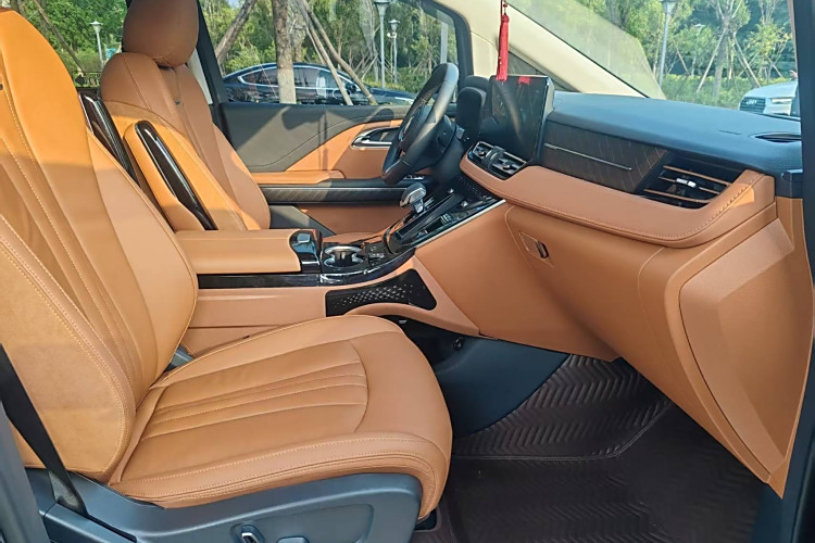 HongQi HQ9 PHEV 2024 immagine di auto #47