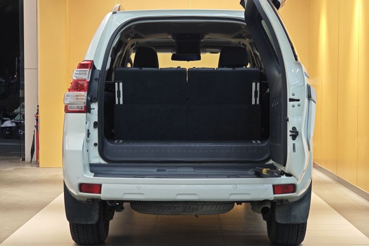 Toyota Land Cruiser Prado 2017 car image #47