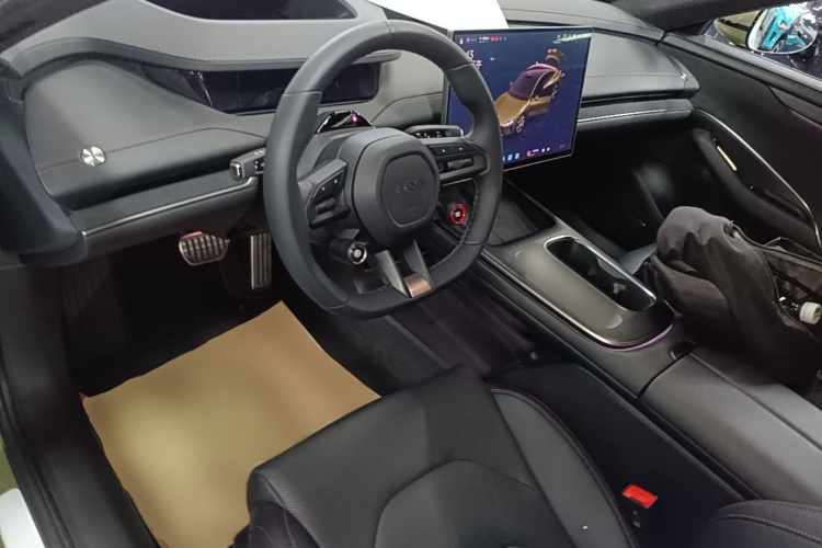 MI SU7 2024 immagine di auto #10