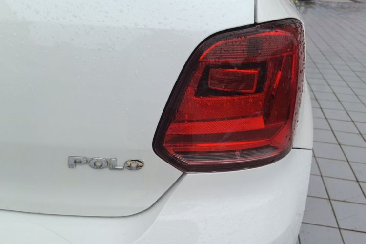 Volkswagen Polo 2018 car image #8