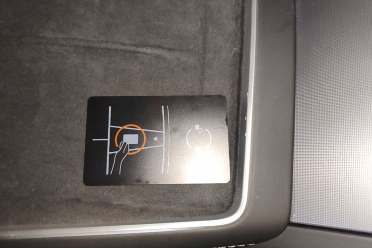 Tesla Model Y 2025 #9 Tesla Model Y 2025 imagen de coche #9