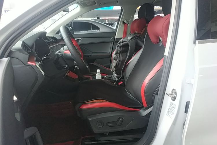 Audi Q3 2020 car image #19