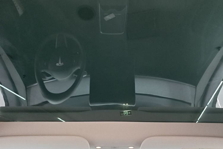 Tesla Model Y 2024 #20 Tesla Model Y 2024 car image #20
