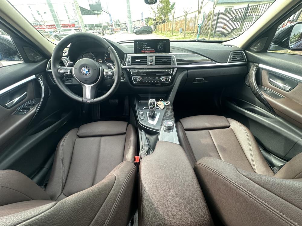 BMW 3 Series 2018 صورة سيارة #10