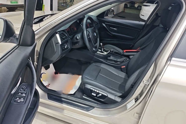 BMW 3 Series 2017 #16 BMW 3 Series 2017 car image #16