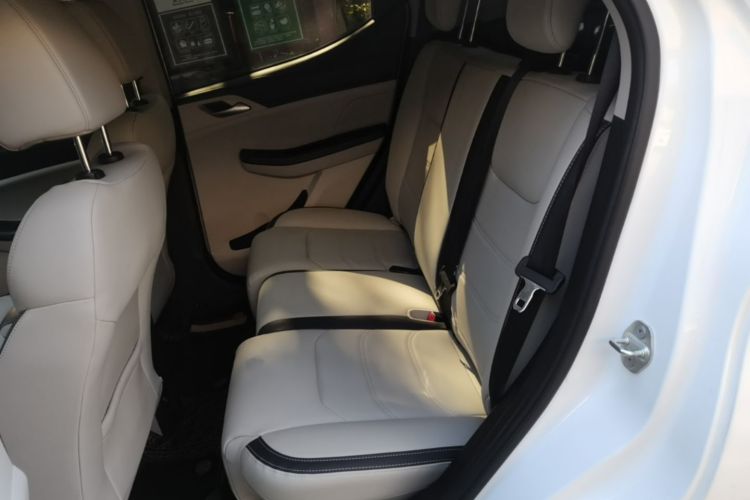 BYD Yuan Pro 2022 immagine di auto #17