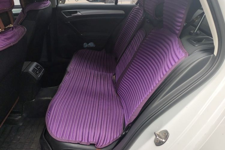 Volkswagen Golf 2018 car image #10