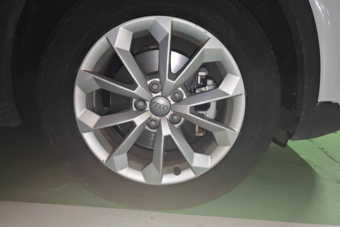 Audi Q3 2018 #9 Audi Q3 2018 car image #9
