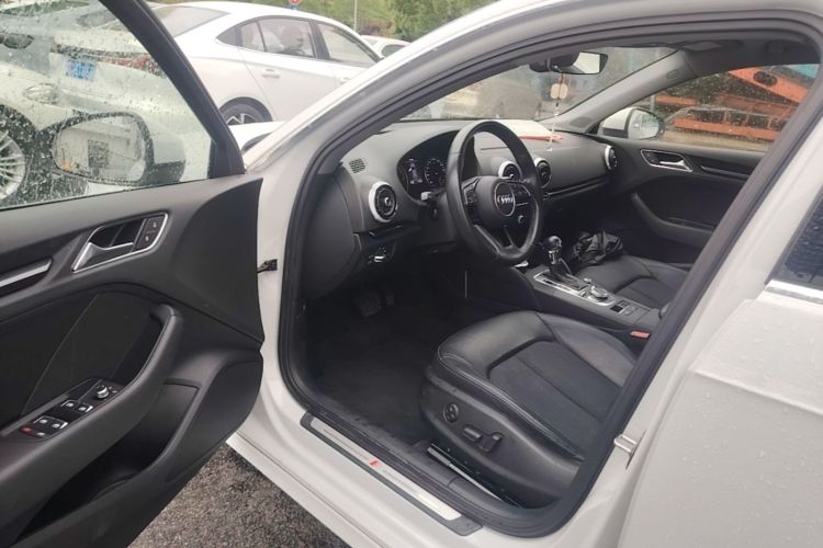 Audi A3 2019 car image #16