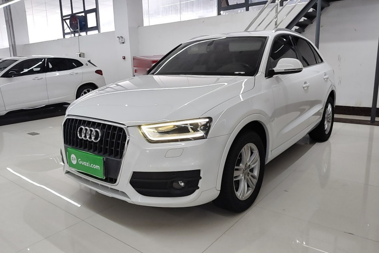 Audi Q3 2015 car image #2