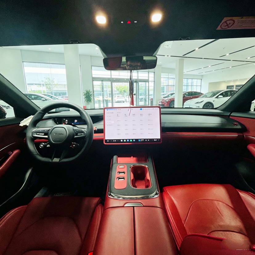 MI SU7 2024 immagine di auto #4