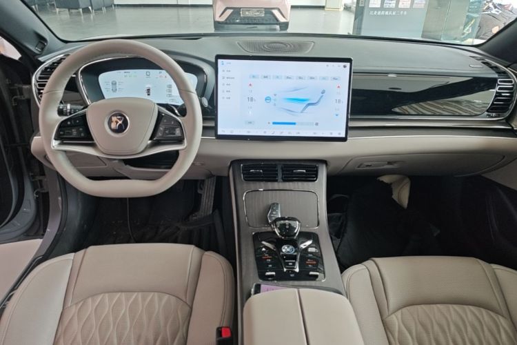 BYD Han 2025 car image #11