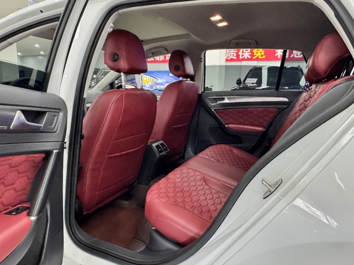 Volkswagen Golf 2017 car image #7