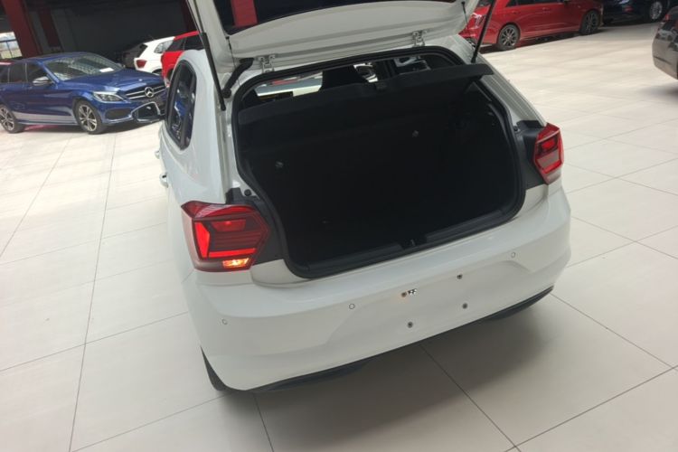 Volkswagen Polo 2021 car image #5