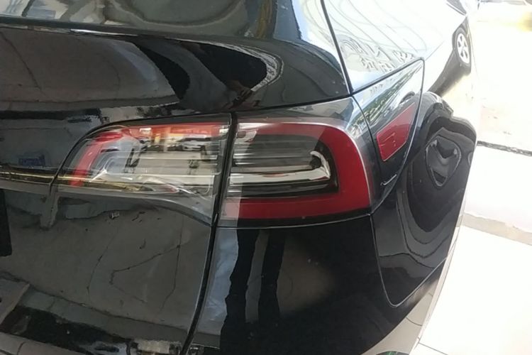 Tesla Model Y 2023 #8 Tesla Model Y 2023 car image #8