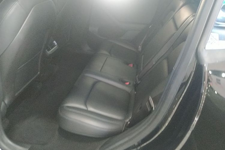 Tesla Model Y 2022 #13 Tesla Model Y 2022 car image #13