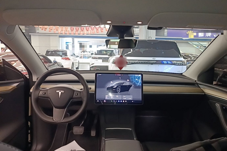 Tesla Model Y 2023 #10 Tesla Model Y 2023 car image #10